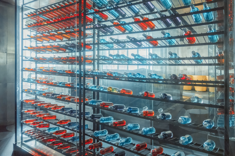 五彩斑斕的酒飲世界 起泡酒與香檳瓶的藝術(shù)收藏與酒吧設計